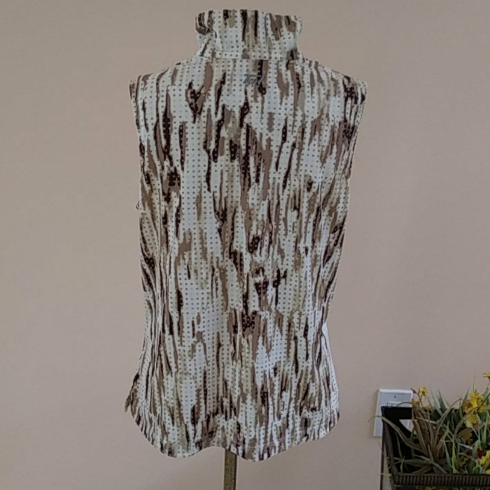 Tail top. - Picture 2 of 5
